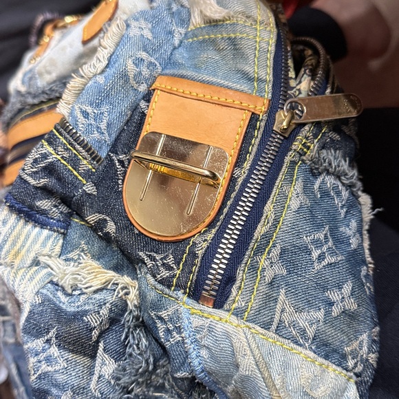 Authentic Louis Vuitton Bowly Limited Edition Denim Patch Bag - Picture 6 of 16